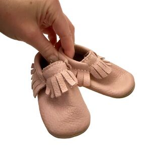 Minimoc Baby Pink Leather Kids Moccasins size 3 Canada
